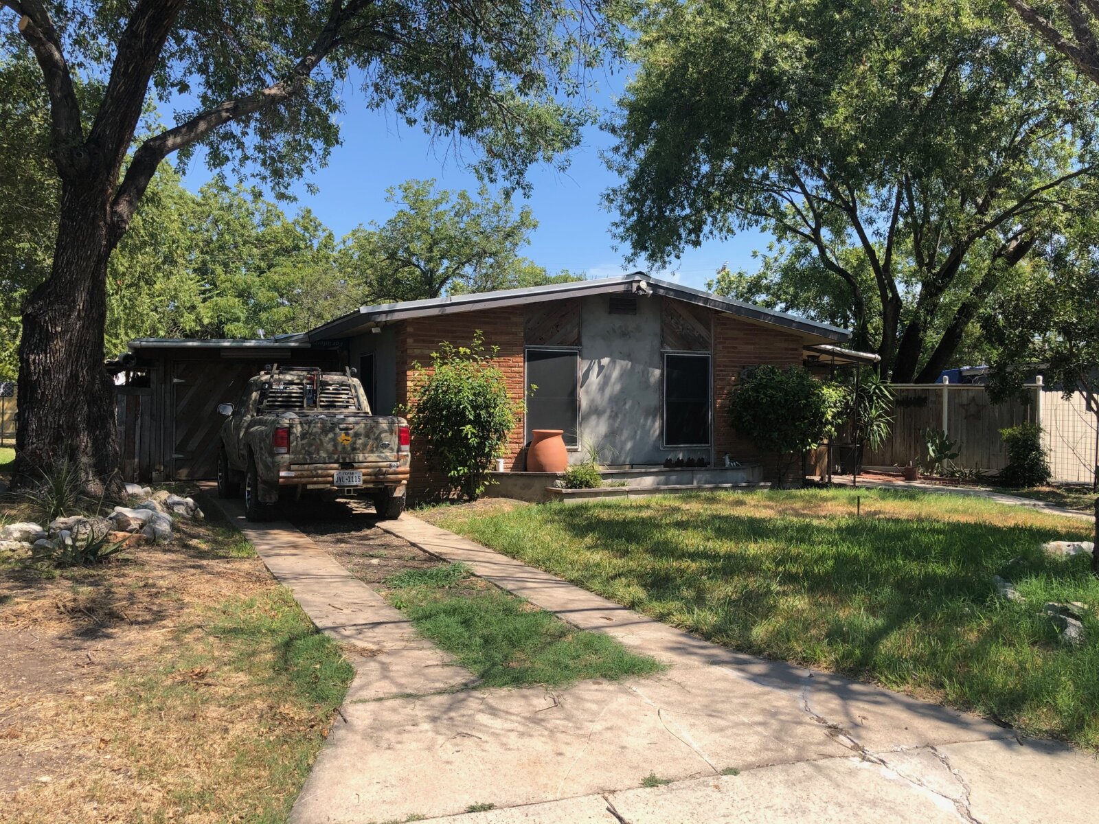 1835 Montview | HOT Wholesale Deal