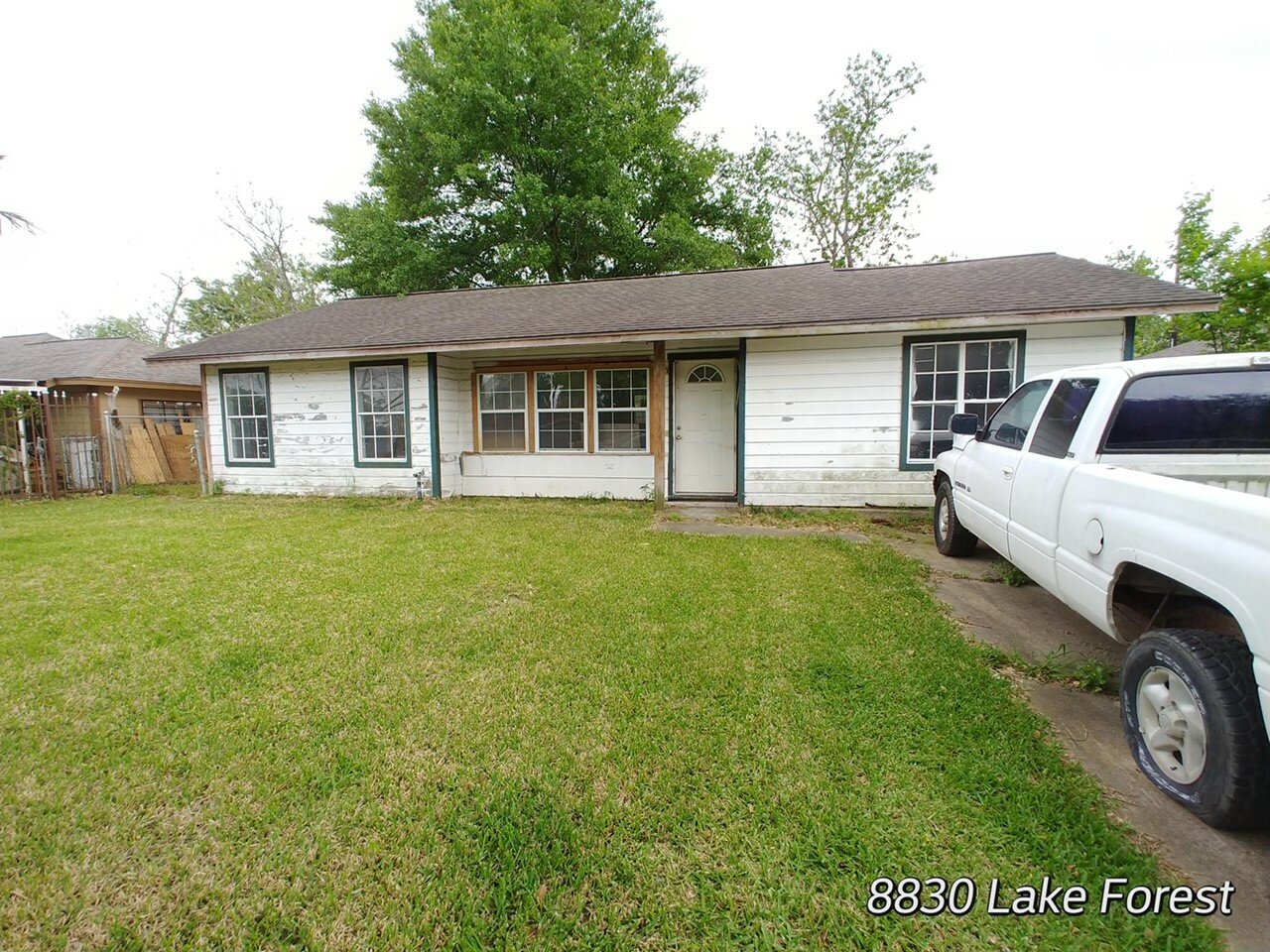 8830 Lake Forest Blvd | HOT Wholesale Deal in Houston, TX