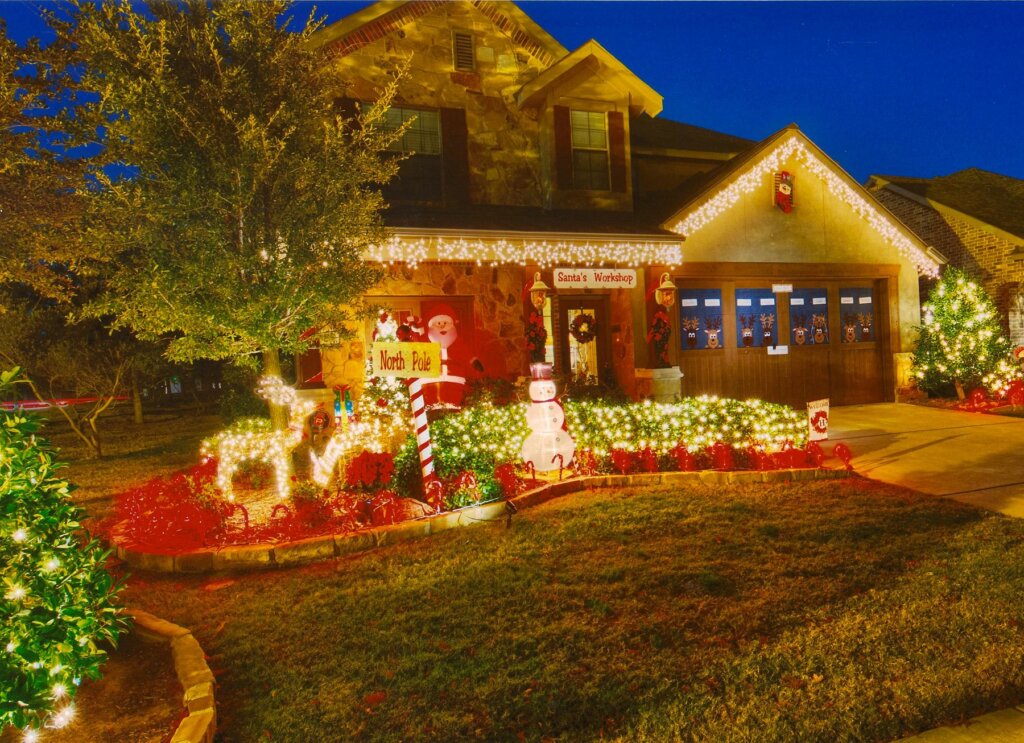 an-aesthetic-curb-appeal-will-help-you-sell-your-house-quickly-during-the-holidays
