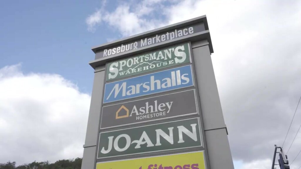 Roseburg Marketplace Sign