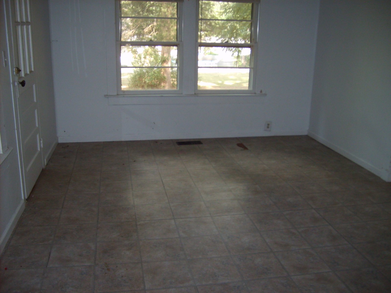 Bonus Room Before