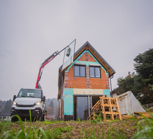 repair to house in Los Angeles