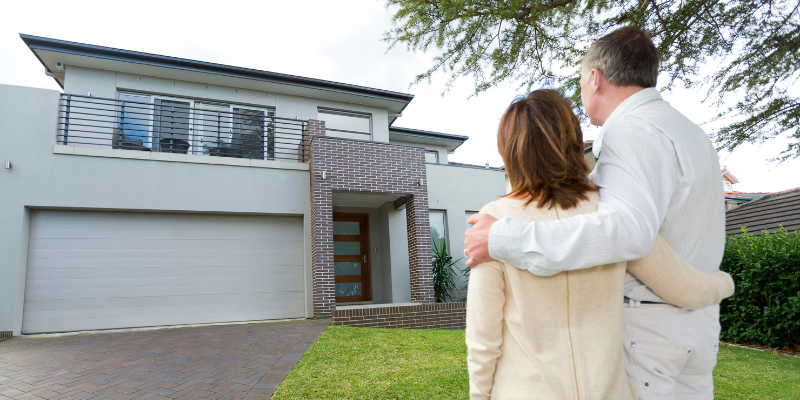 Should I sell my house before purchasing a new one In Inglewood, California