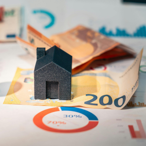 Can I price my house below market value in Los Angeles, CA