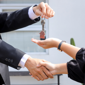 How to Find a Realtor in Another State Los Angeles