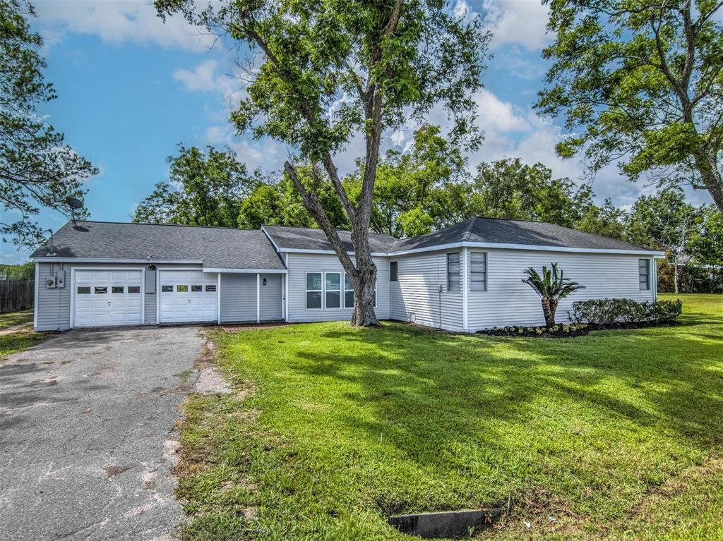 1462 Road, Alvin Home