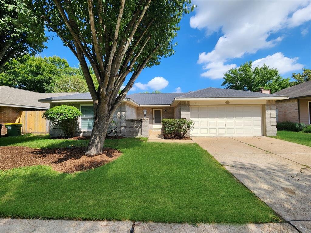 S Brompton Dr, Pearland