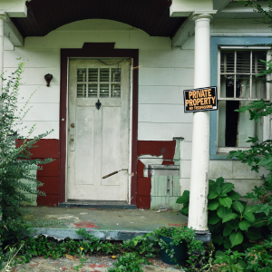 Sale My House fast with squatter Chicago
