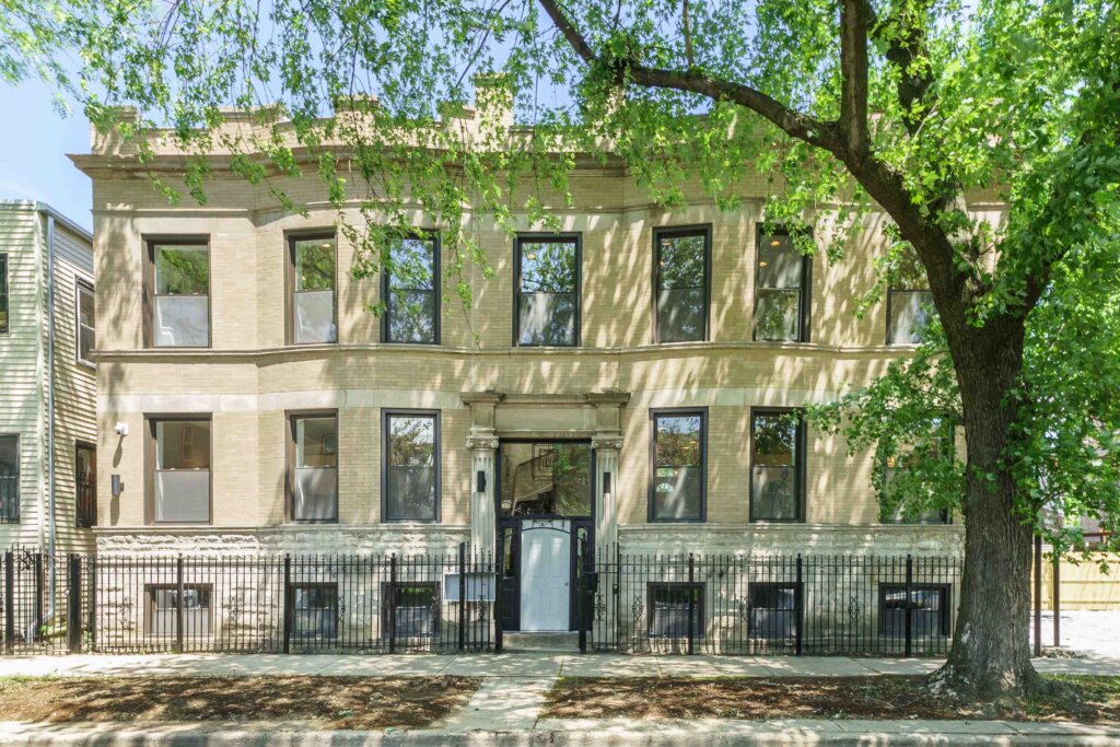 Braddock Investment Group buys apartments for cash in any condition in Chicago