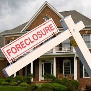 How to Sell a Foreclosed House in Illinois