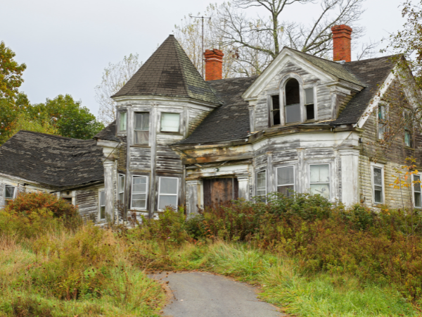 distress house