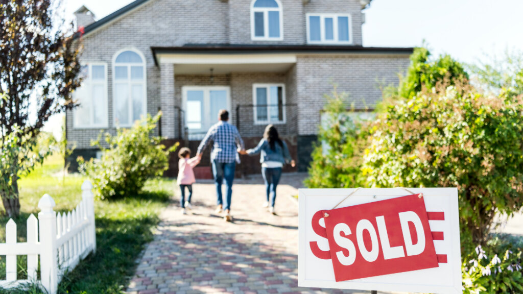 selling house to cash home buyer