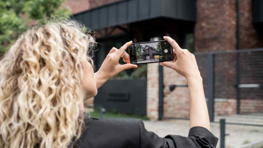 Professional photo of listed home attracting potential buyers