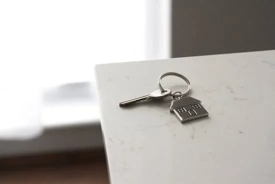 Property Finder. Keys to house