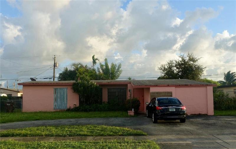 1270 W 61st Pl, Hialeah, FL 33012, USA Miami Wholesale Homes®