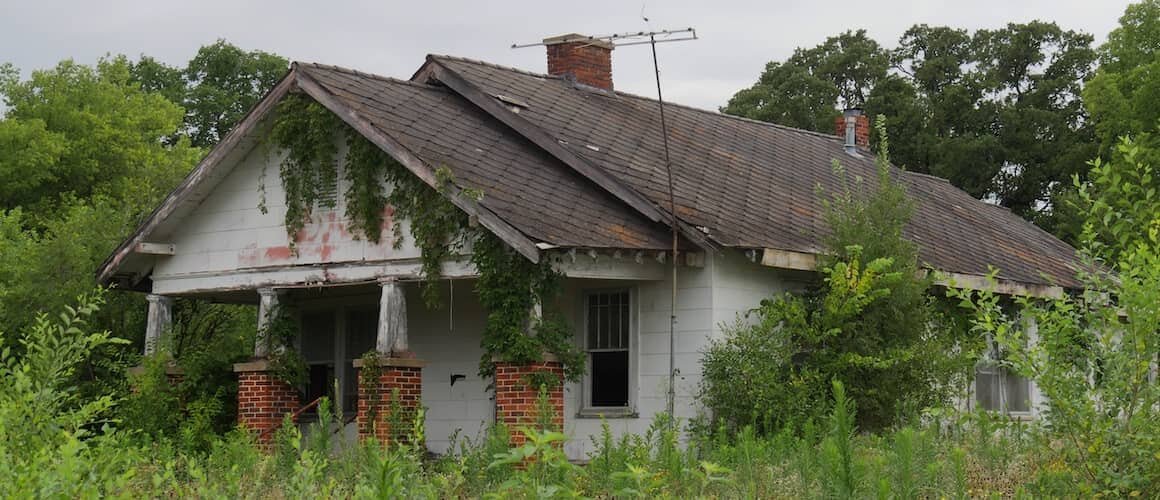 Abandoned-House-Moe Buys Homes
