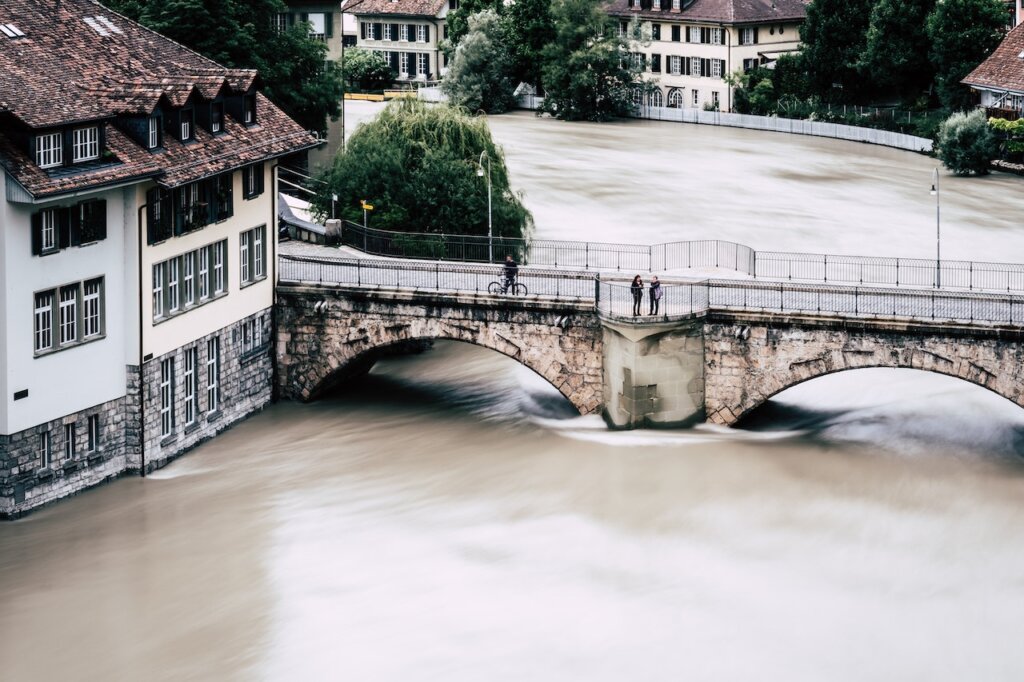 how to sell house in flood zone