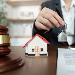 Do You Need a Lawyer to Sell a Property In Tampa