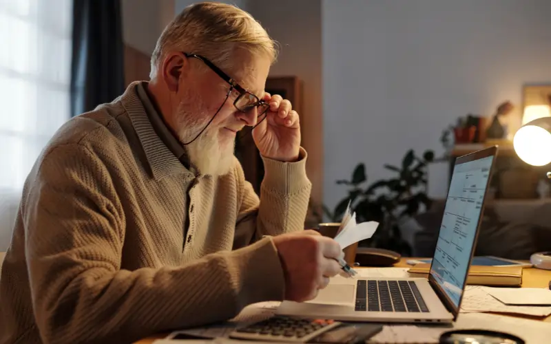 How to Sell a House Online in Texas (iBuyers vs. Realtors)