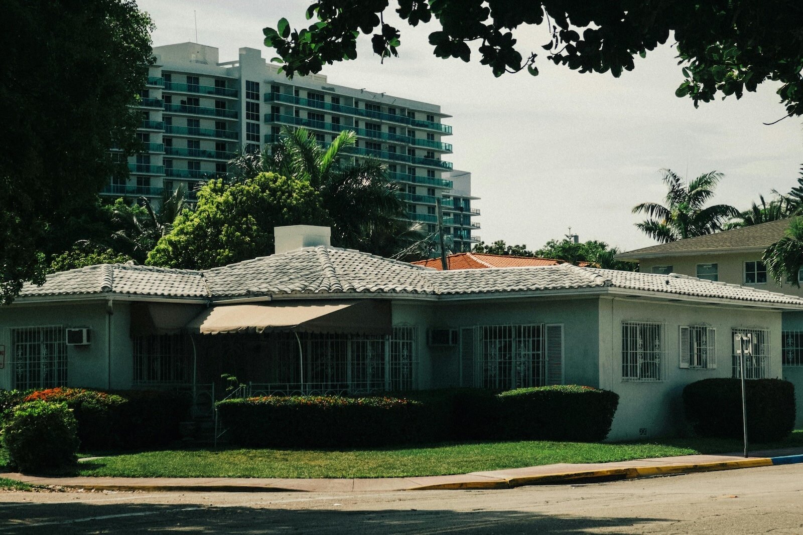 florida home on corner lot