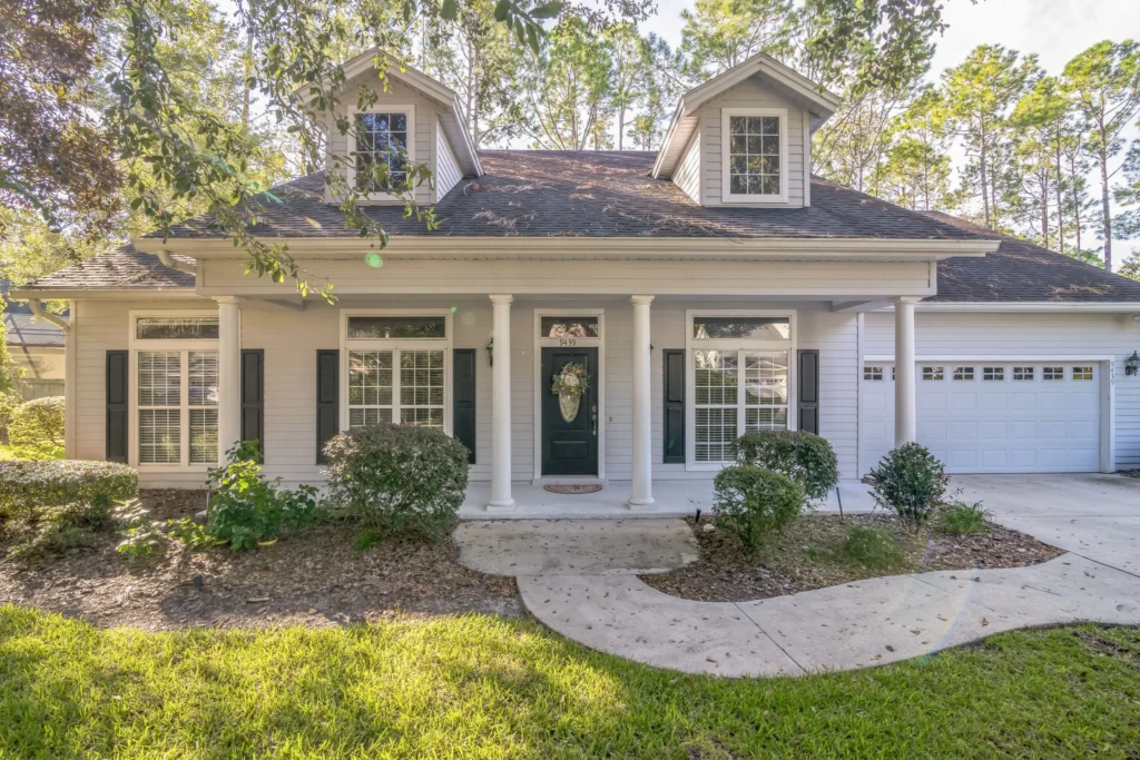 Exterior of Bernadett’s Gainesville, Florida home on Southwest 29th Lane, sold as-is to Florida Cash Home Buyers.