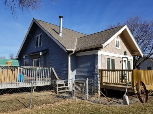 House in Tekamah, NE with an exterior paint job and was started and not finished.