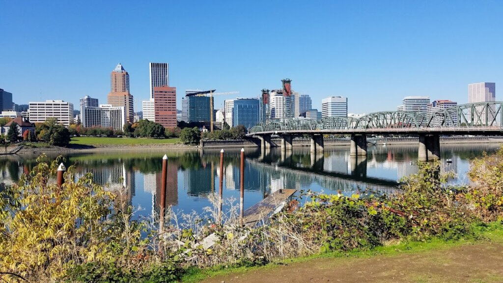 Image of buildings and bridge in Oregon
