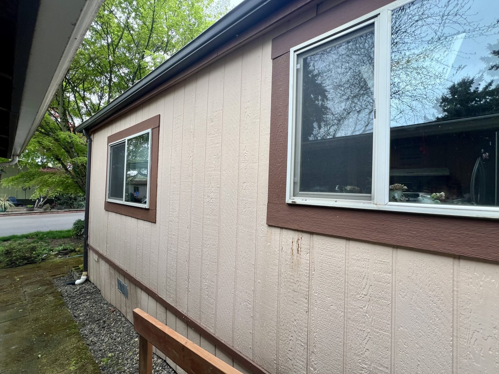 Side of the double-wide manufactured home in Albany, Oregon