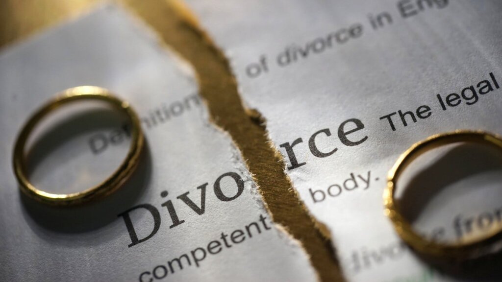 sell your house during divorce