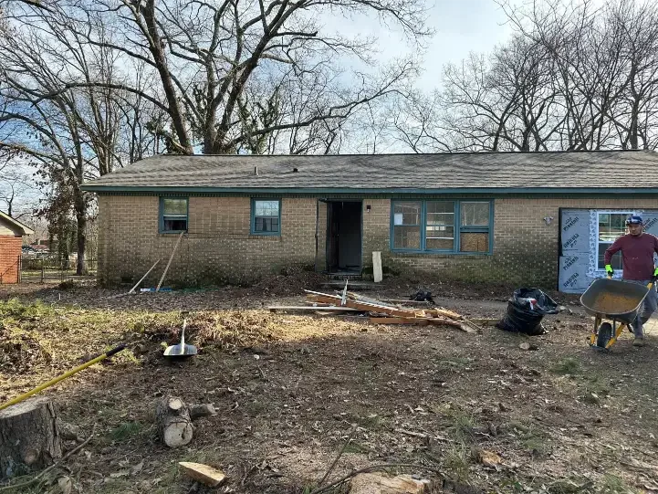 Older Decatur house and unmaintained yard we can buy for cash