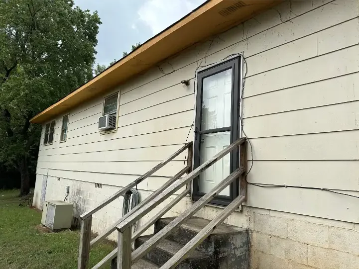 Older Florence house we can buy for cash in any situation
