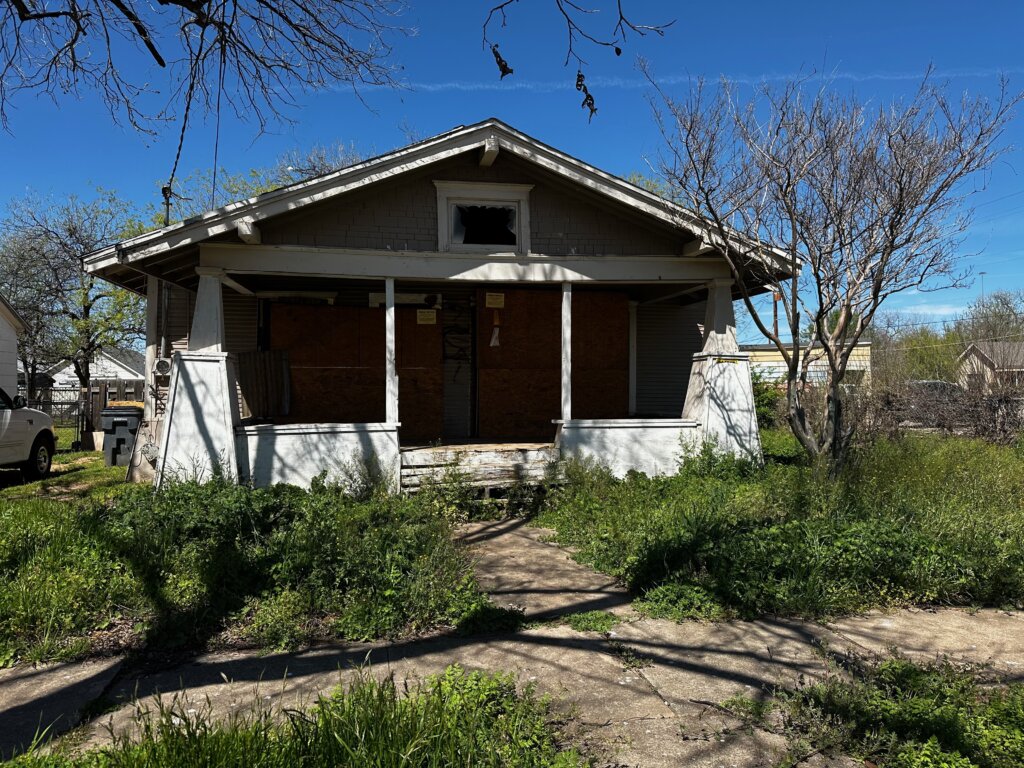 shows distressed property in Wichita Falls