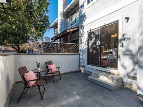321 Marie Cmn Backyard2