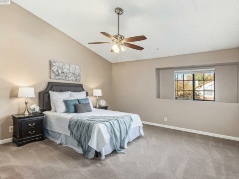 321 Marie Cmn bedroom 1