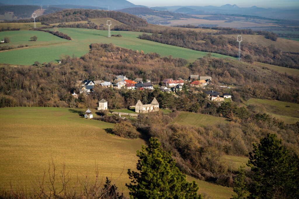 I’m Selling Land. Do I Need a Lawyer?
