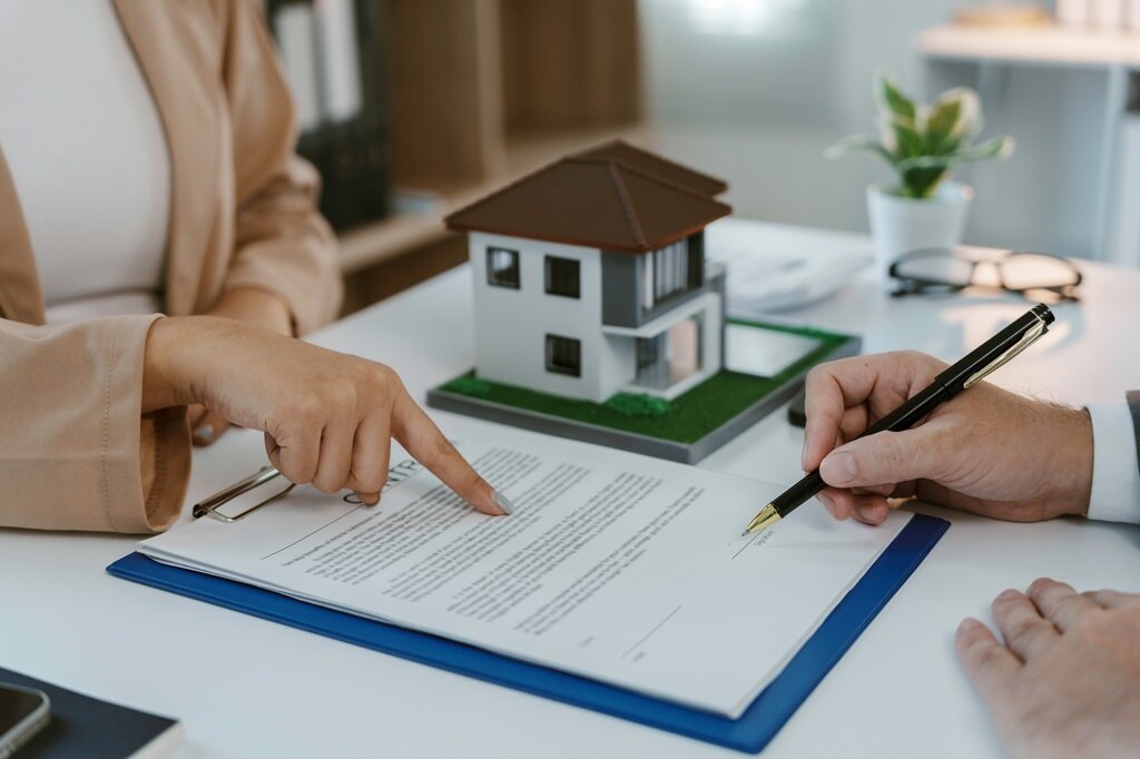 Power of attorney reviewing documents to sell a parent’s house in Michigan