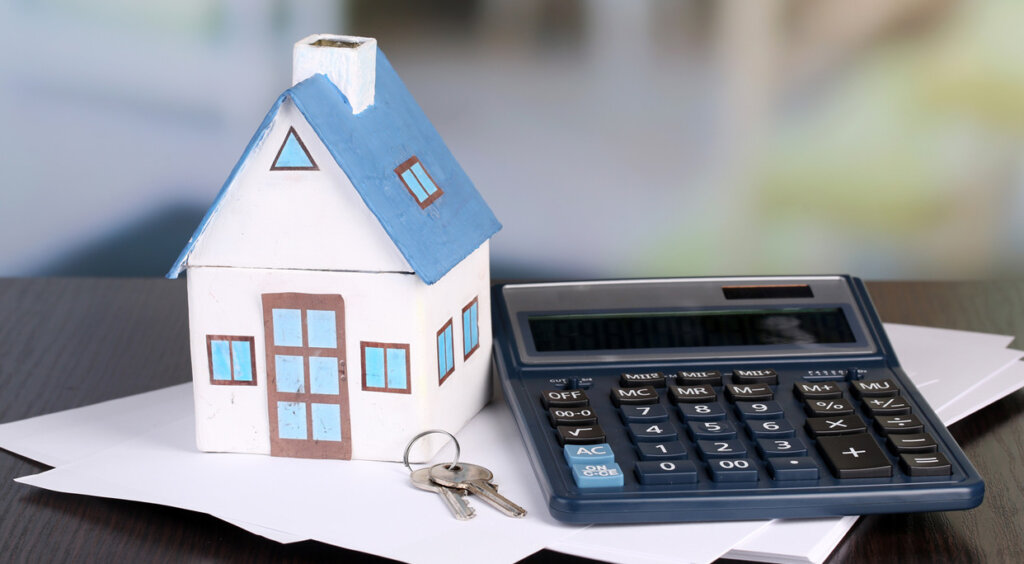 Homeowner calculating estimated net proceeds from selling a house in Southwest Michigan