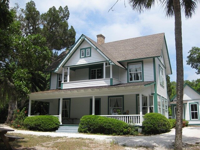 Sell My House Fast in Gulfport Florida. Photo of a house.