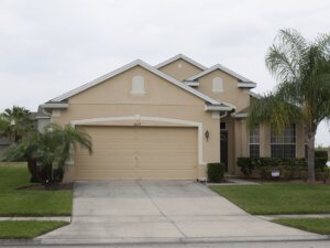 Sell My House Fast for Cash in Kenneth City Florida. Photo of a house