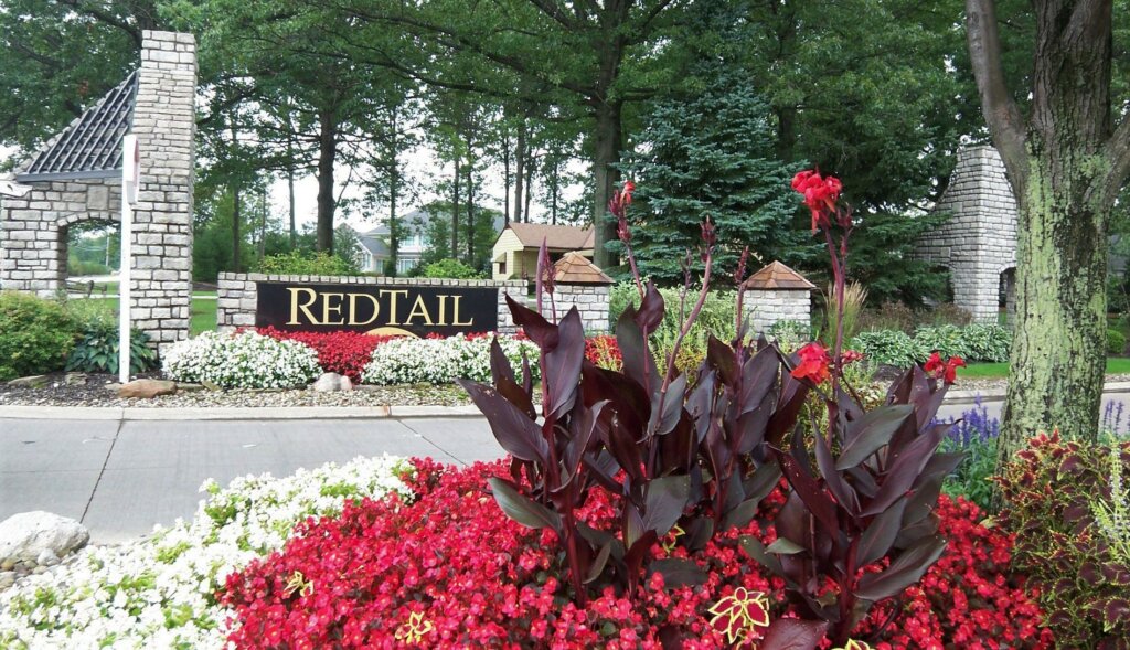 Red Tail Avon Ohio Community Entrance