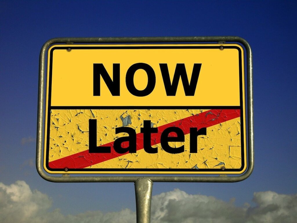 selling distressed property - avoid delaying the sale