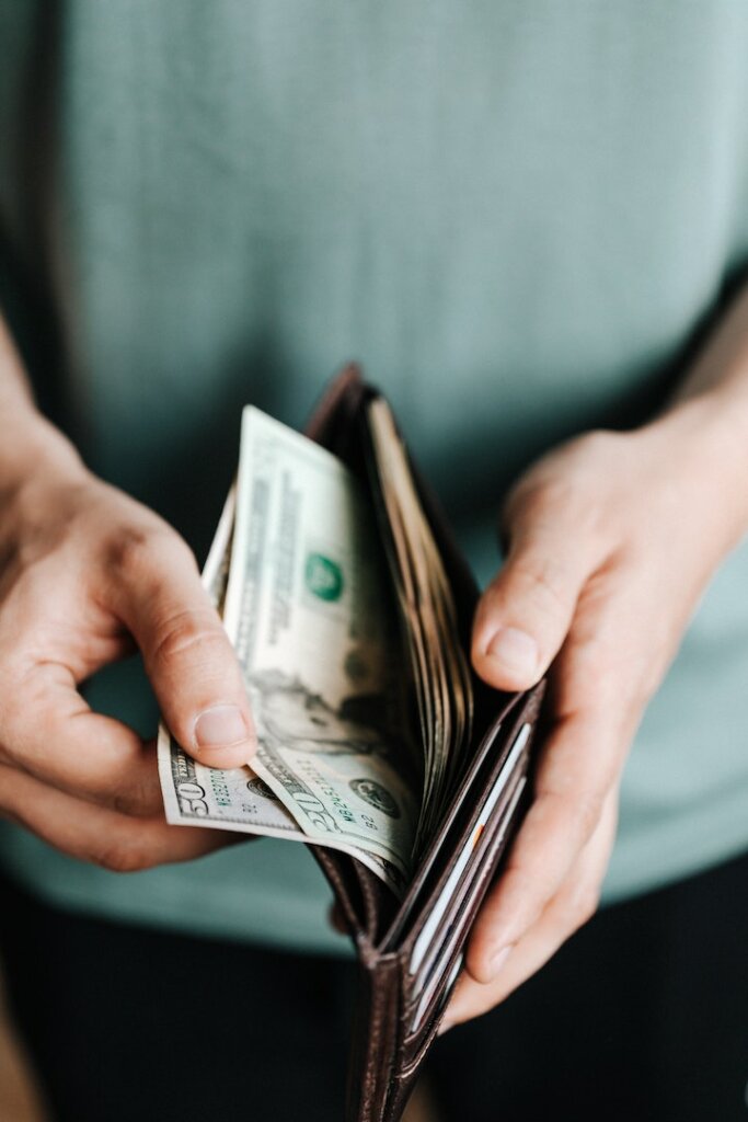 Make a cash offer to win the bidding war