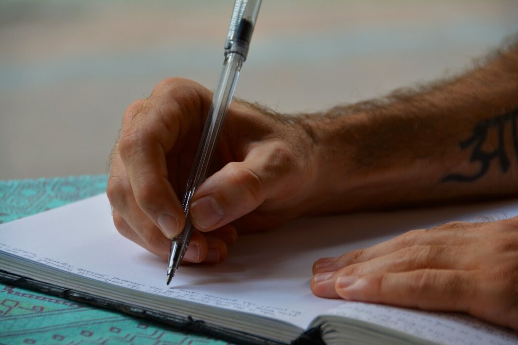 write a personal letter in a bidding war