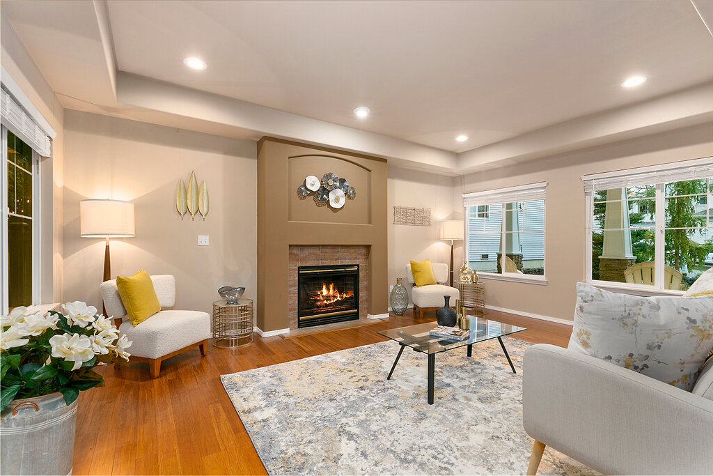 2908 153rd ST SW Lynnwood - Living Room