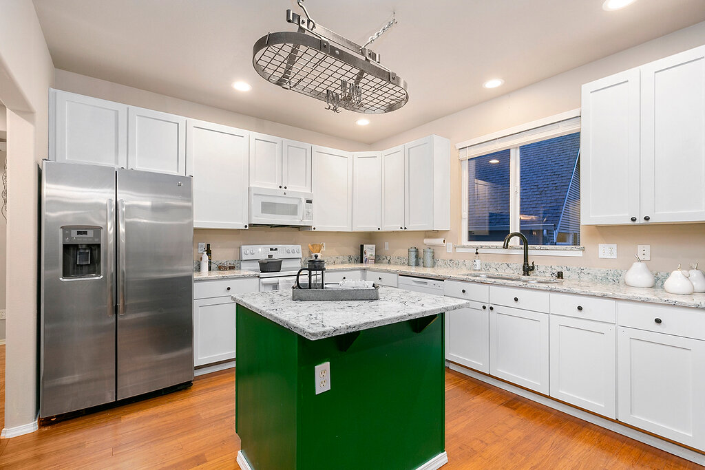 Kitchen - Lynnwood Home For Sale