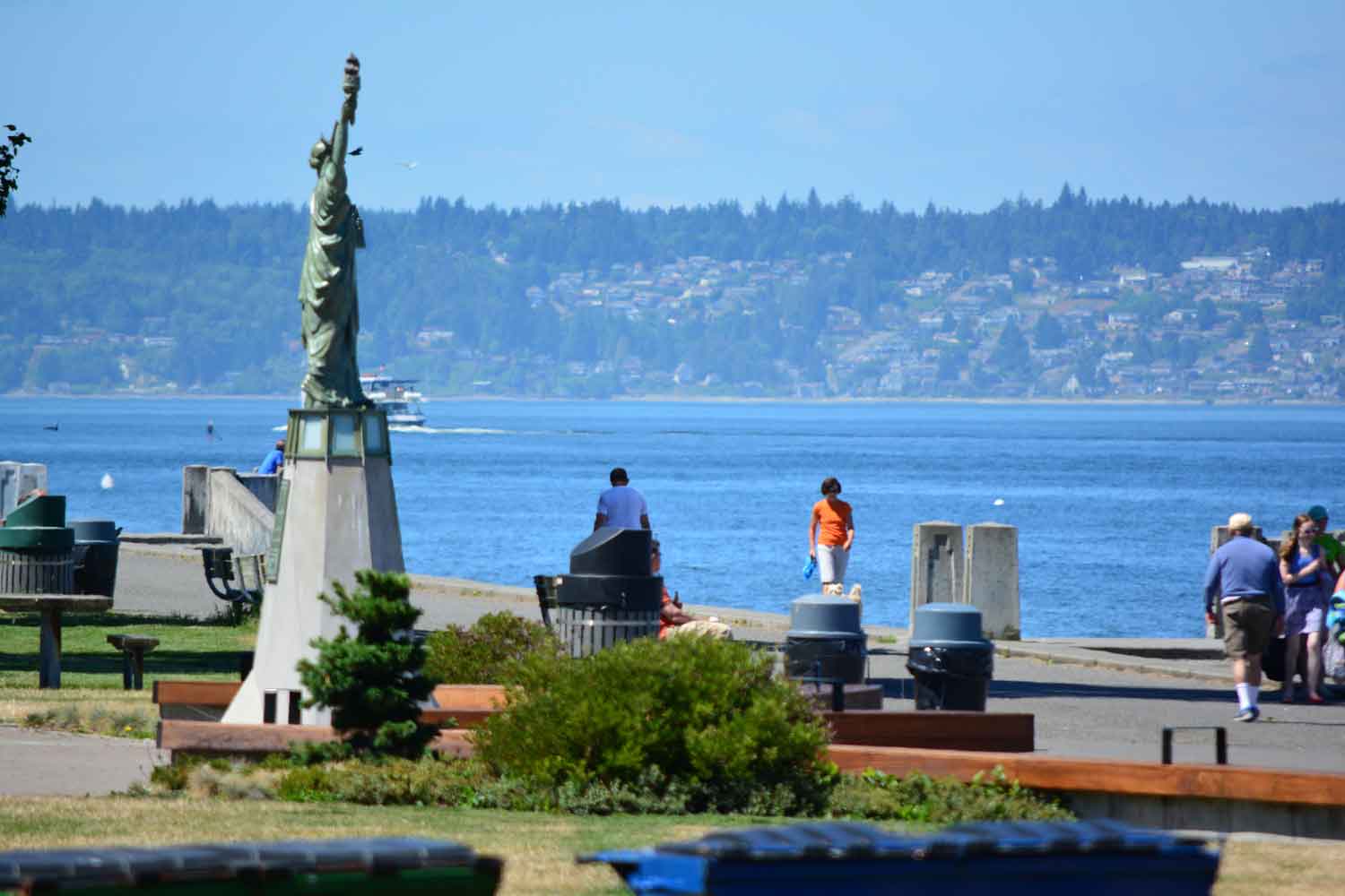 Statue of Liberty replica at Alki Beach