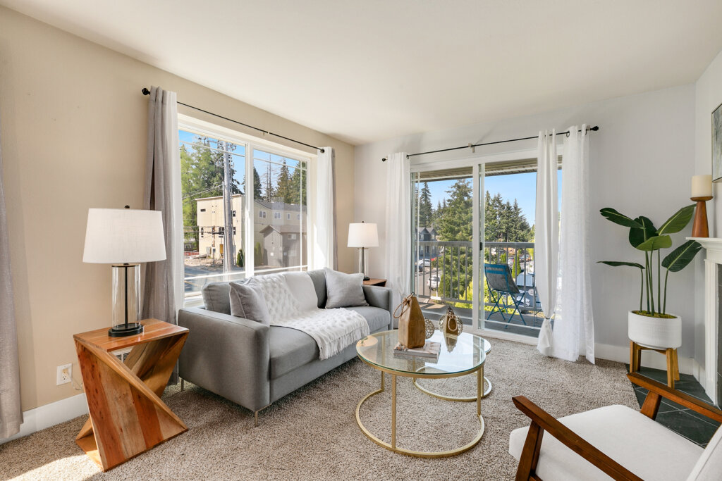 Lake FOrest Park condo
