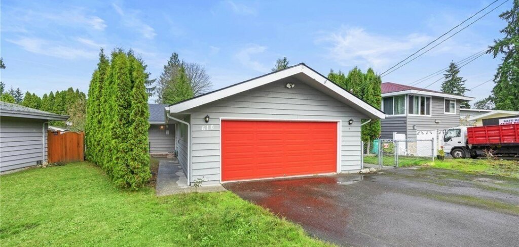 Lake Forest Park, WA Home For Sale