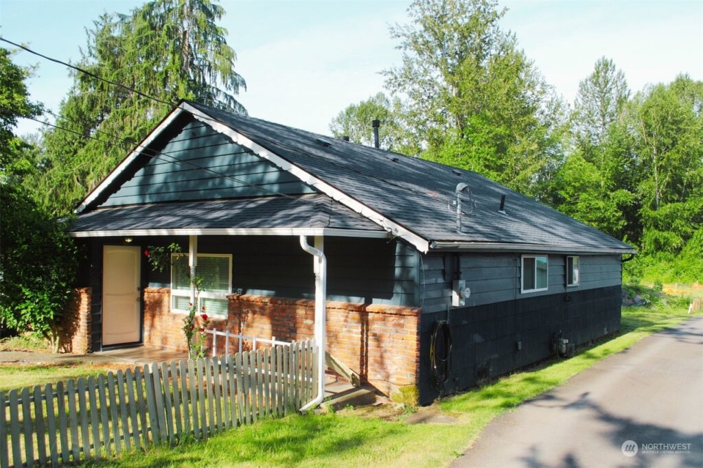 We sold this Fixer Upper House Sold As-Is In Kenmore, Washington