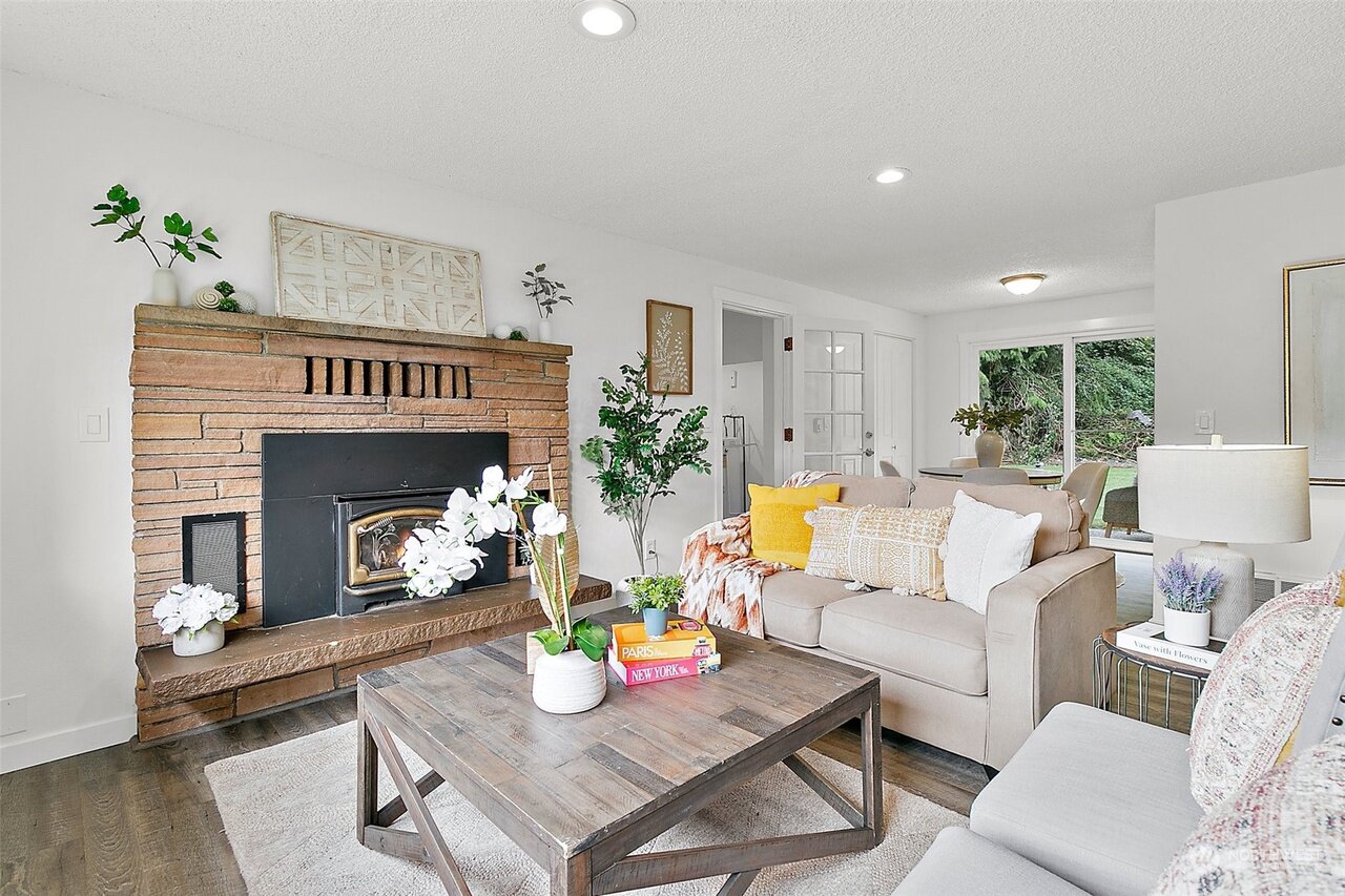 Living Area in a home along Renton Maple Valley Highway